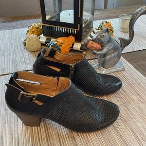 Gidigio Italian leather ankle boots, Sz 38